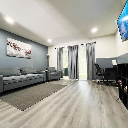 The Lux 28 Tvs Every Room Free Wifi 亚特兰大 外观 照片