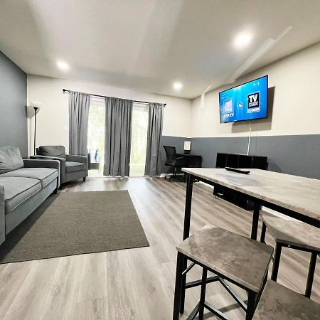 The Lux 28 Tvs Every Room Free Wifi 亚特兰大 外观 照片